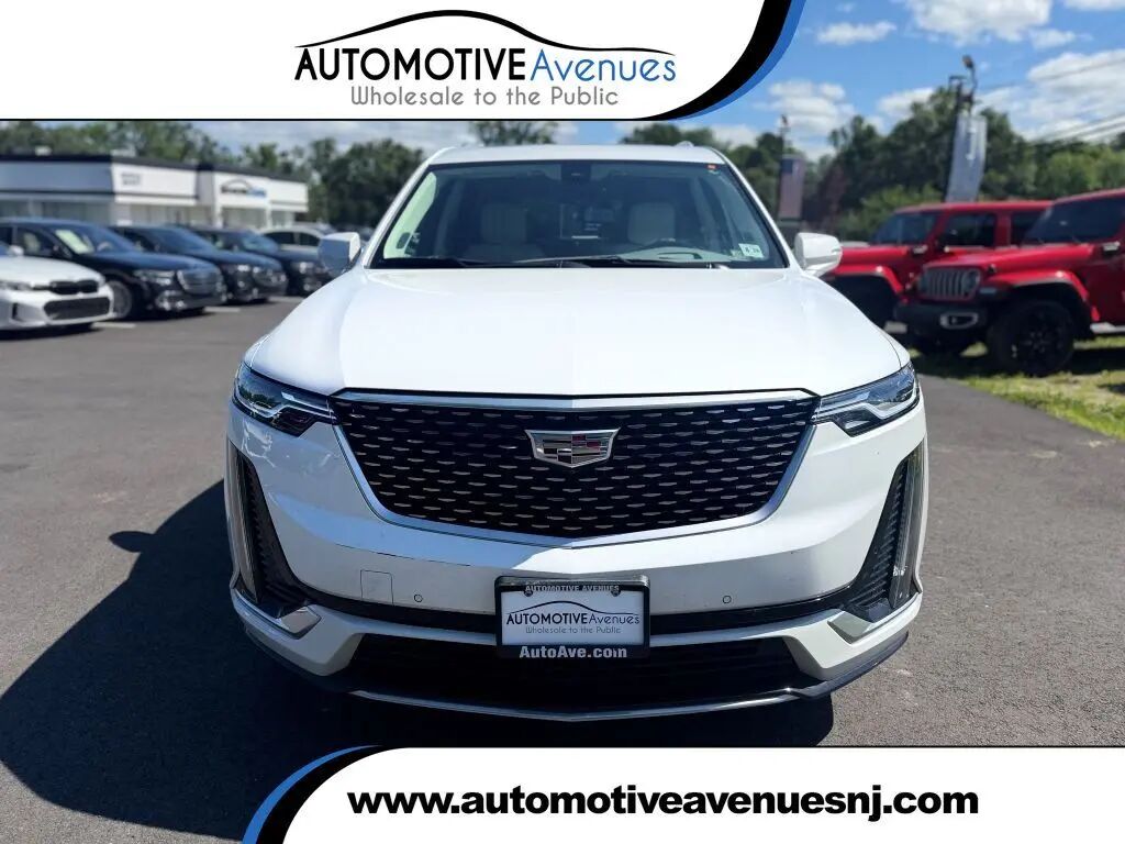 2023 Cadillac XT6 Premium Luxury — photo 1 of 13