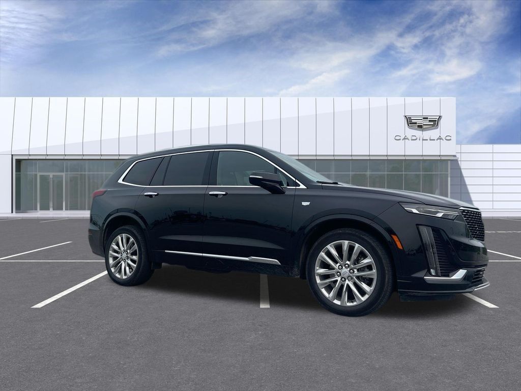 2024 Cadillac XT6 — photo 1 of 7