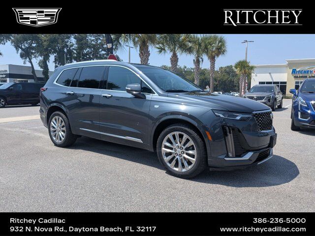 2021 Cadillac XT6 Premium Luxury — photo 1 of 13