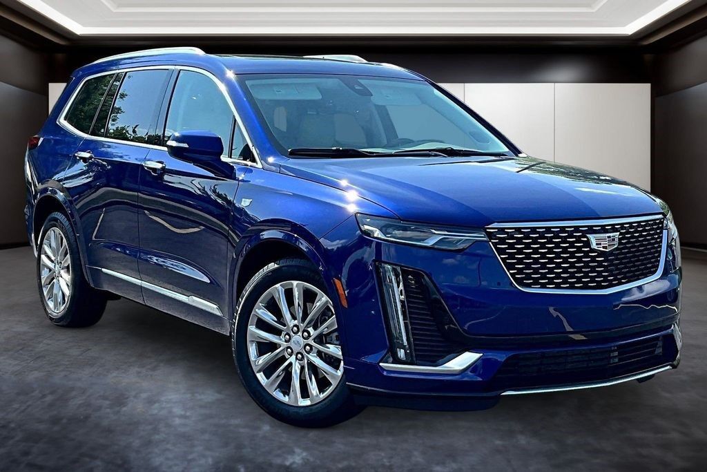 2024 Cadillac XT6 — photo 1 of 7