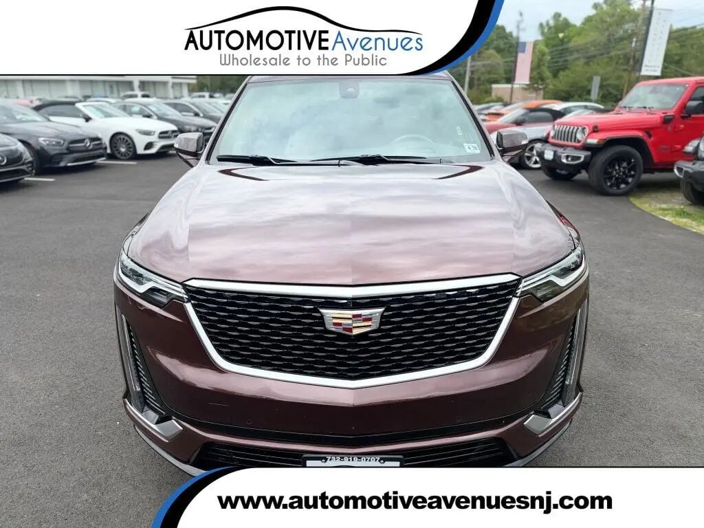 2023 Cadillac XT6 Premium Luxury — photo 1 of 13