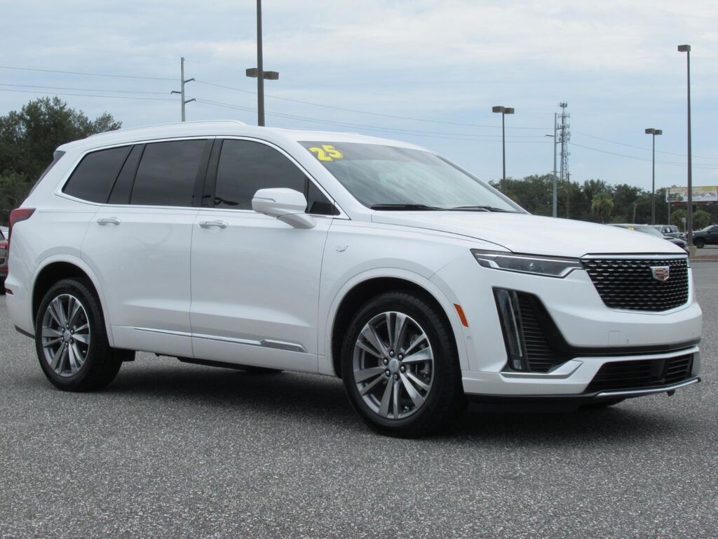 2025 Cadillac XT6 — photo 1 of 13