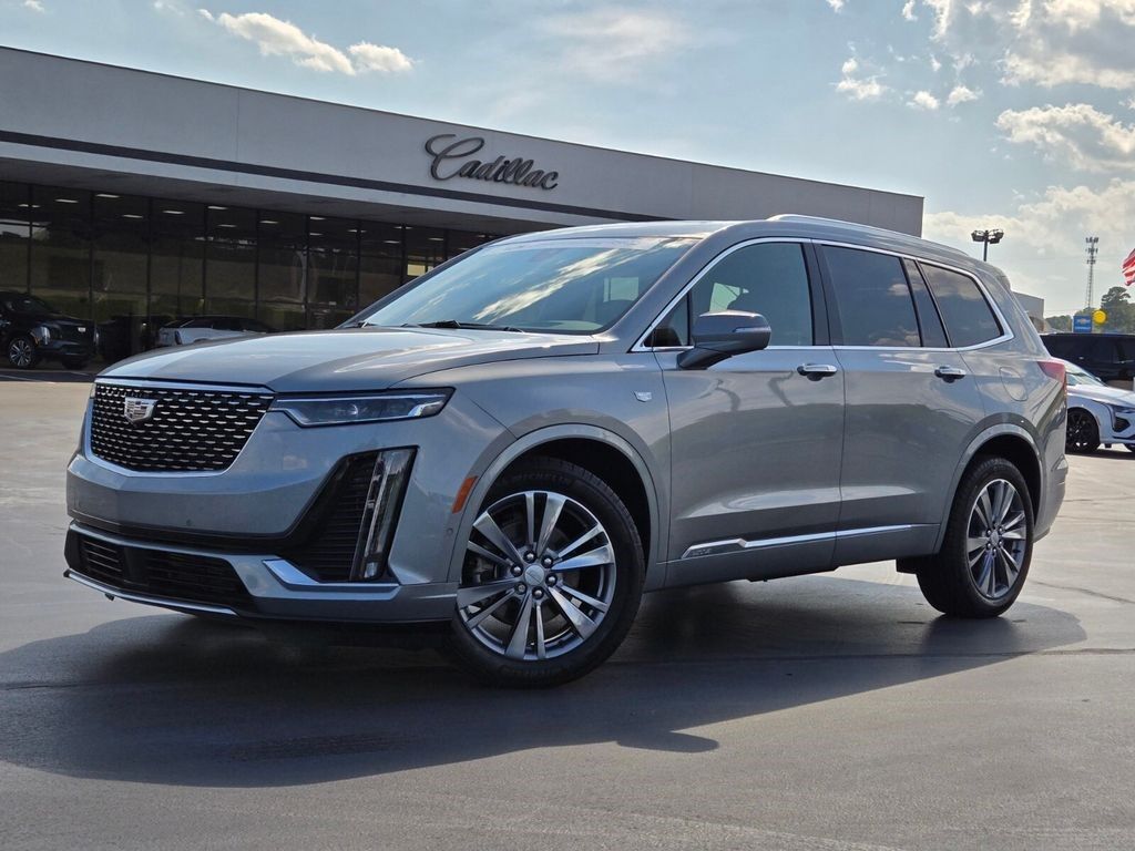 2025 Cadillac XT6 — photo 1 of 7
