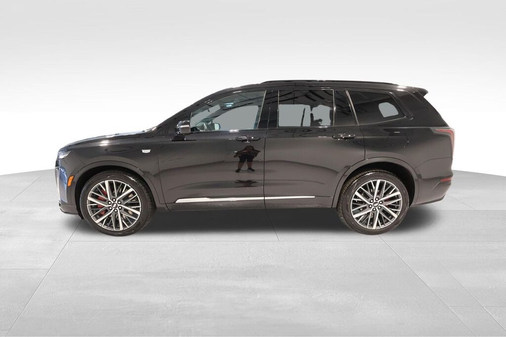 2024 Cadillac XT6 — photo 1 of 7