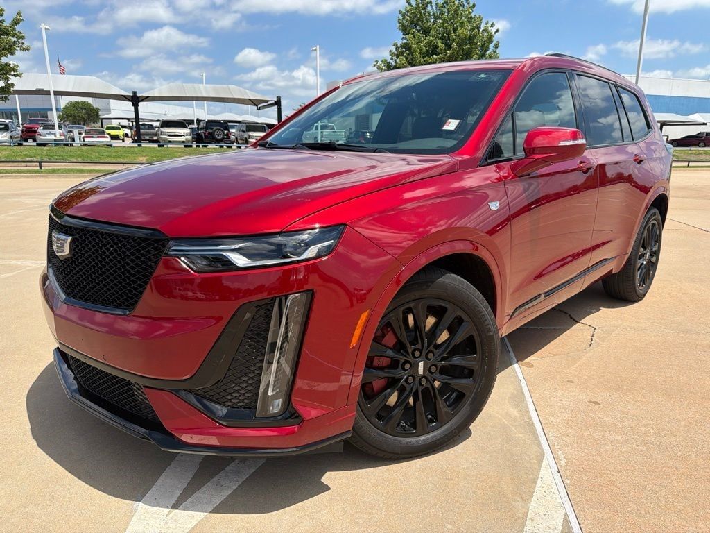 2024 Cadillac XT6 — photo 1 of 7