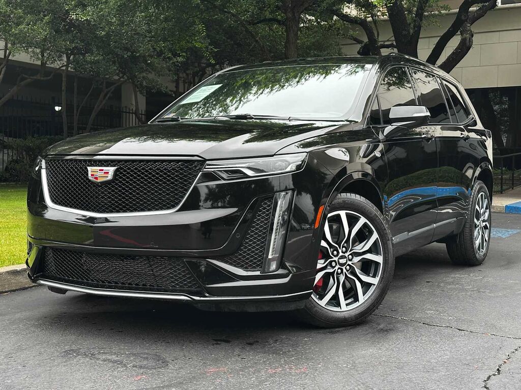 2025 Cadillac XT6 — photo 1 of 7