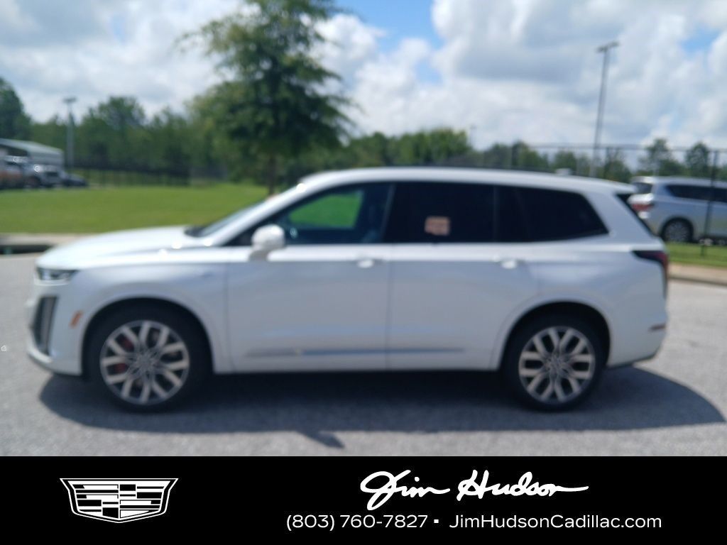 2024 Cadillac XT6 — photo 1 of 7