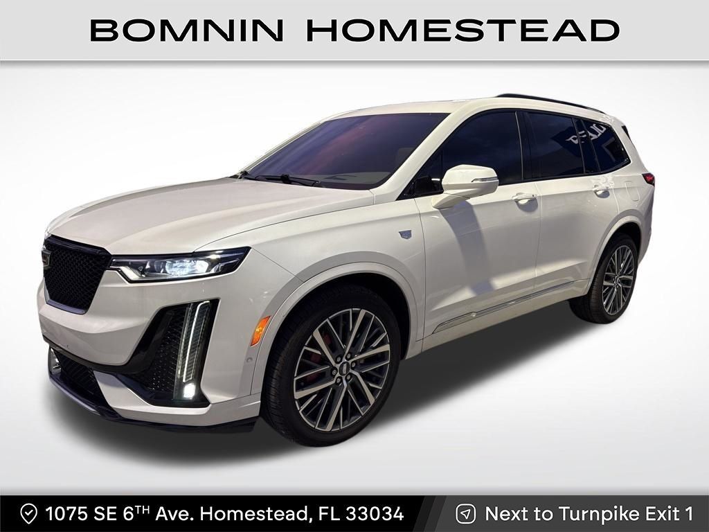 2022 Cadillac XT6 — photo 1 of 7