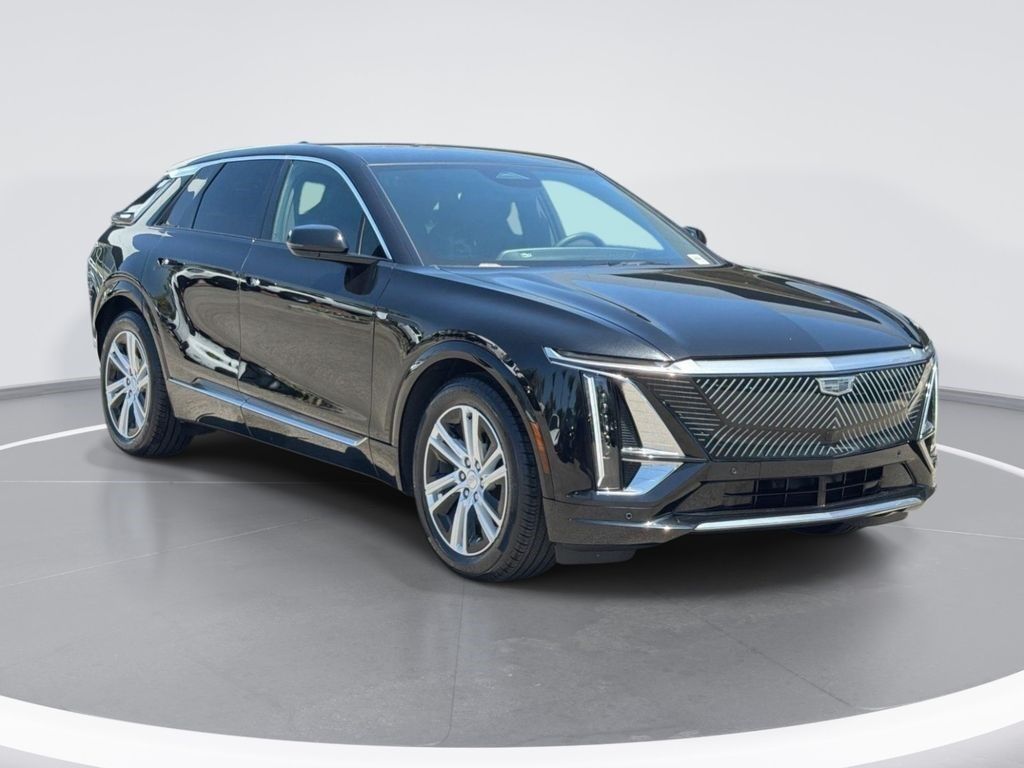 2024 Cadillac LYRIQ — photo 1 of 7