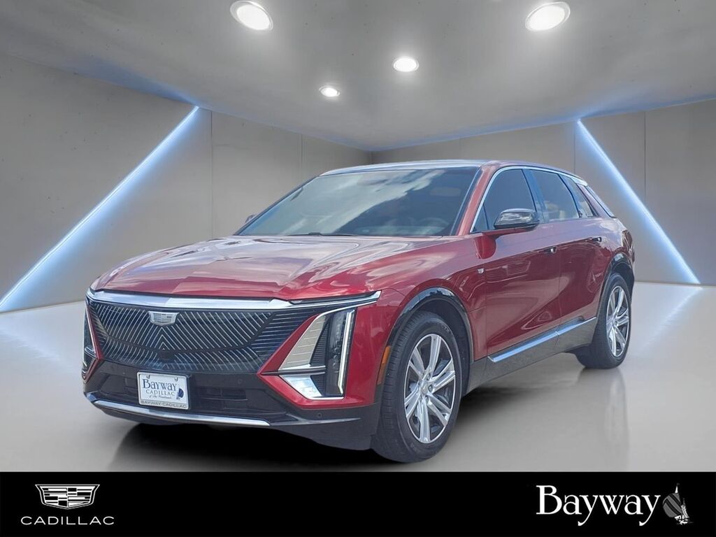 2024 Cadillac LYRIQ — photo 1 of 7