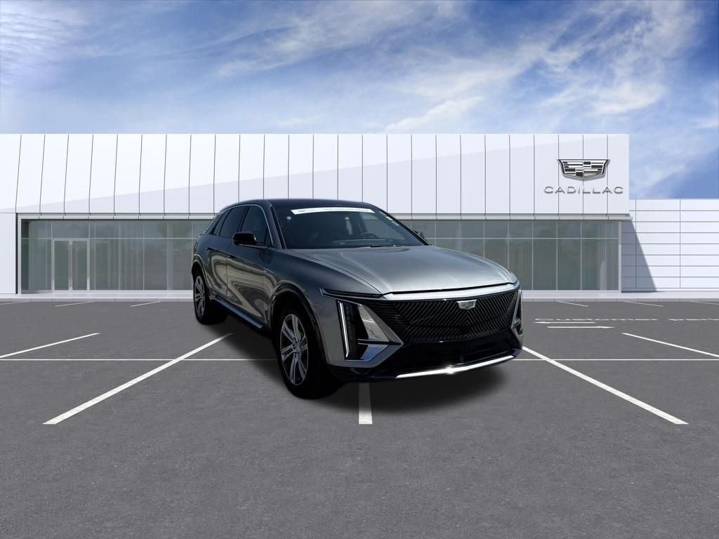 2024 Cadillac LYRIQ — photo 1 of 7