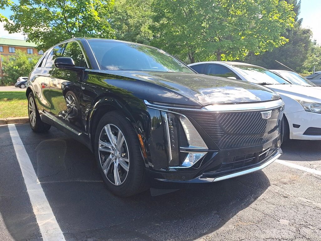2024 Cadillac LYRIQ — photo 1 of 7