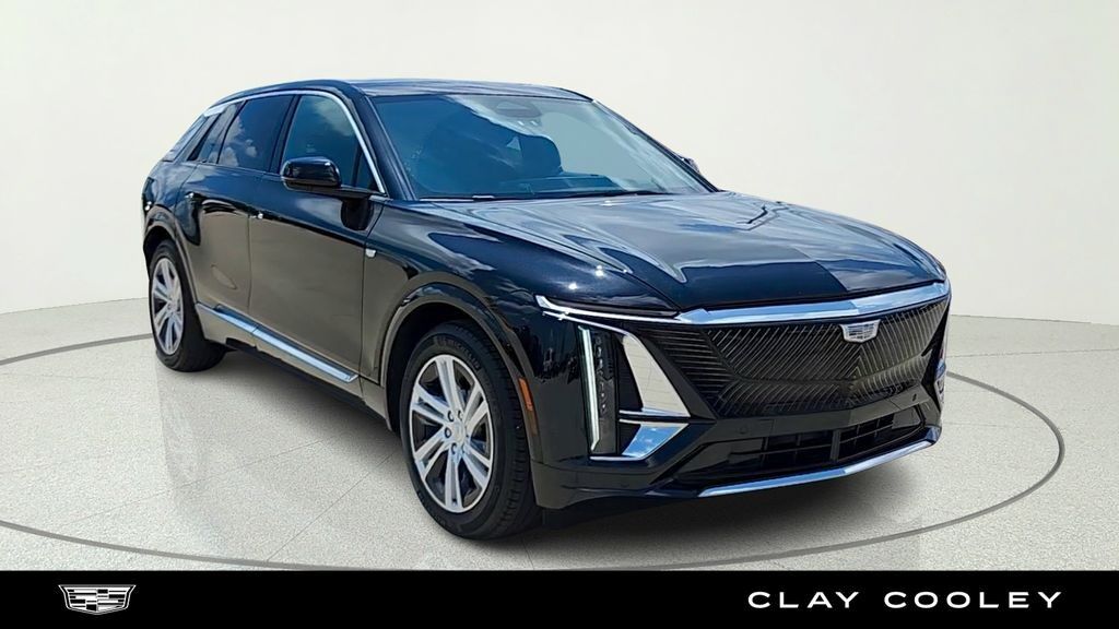 2024 Cadillac LYRIQ — photo 1 of 7