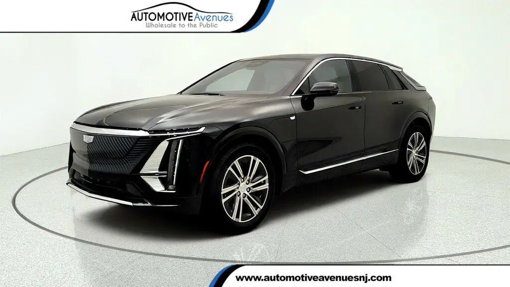 2025 Cadillac LYRIQ Luxury 1