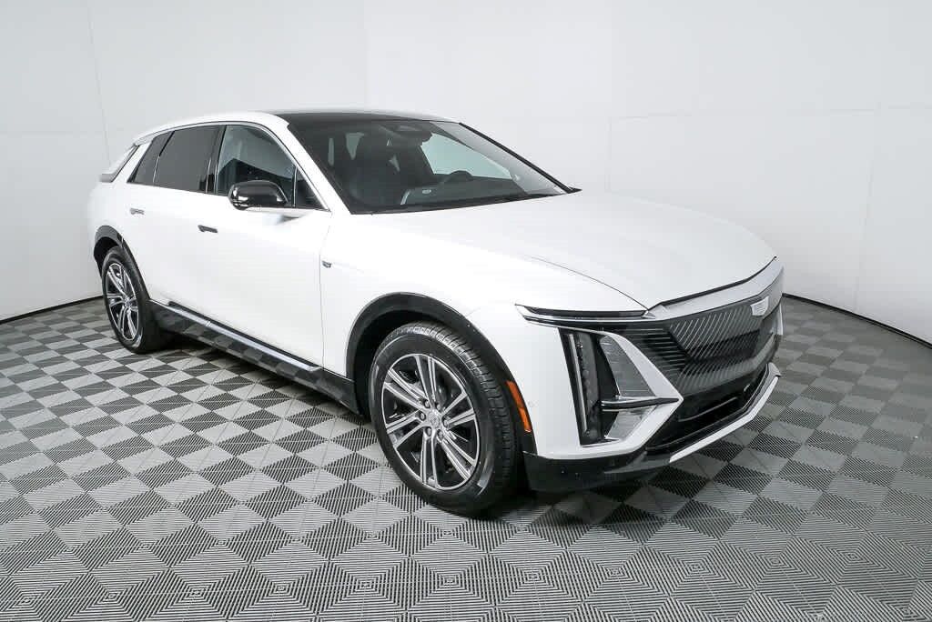 2025 Cadillac LYRIQ — photo 1 of 7