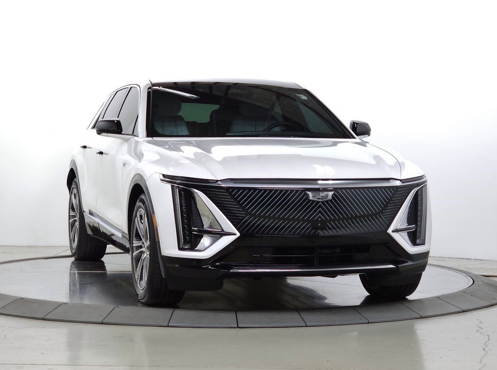 2024 Cadillac LYRIQ — photo 1 of 6