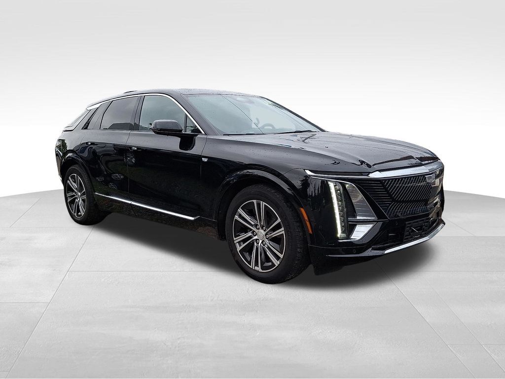 2024 Cadillac LYRIQ Luxury — photo 1 of 13