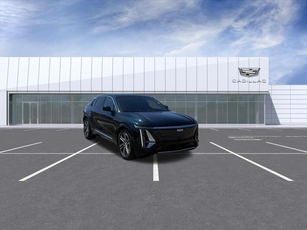 2024 Cadillac LYRIQ — photo 1 of 7