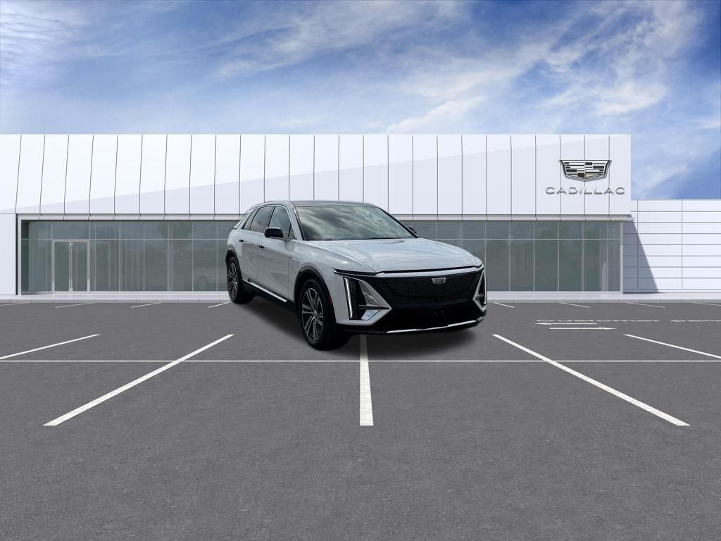 2024 Cadillac LYRIQ — photo 1 of 7