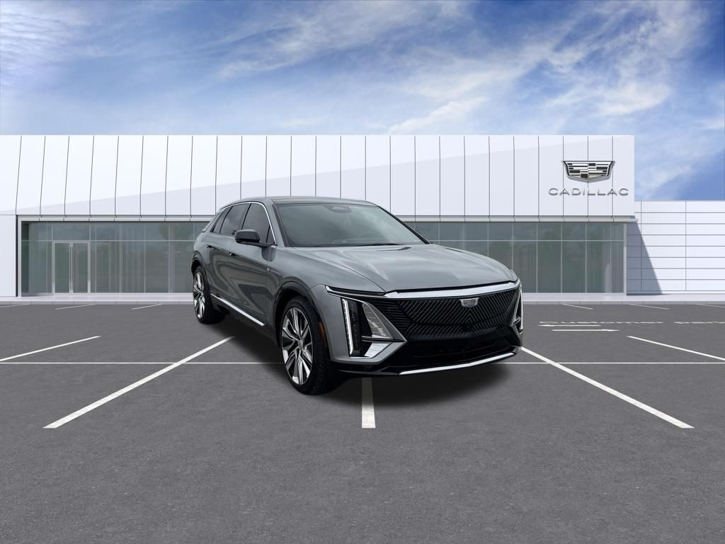 2024 Cadillac LYRIQ — photo 1 of 7