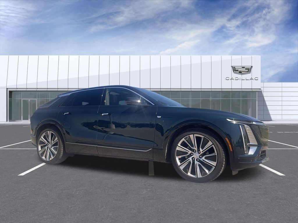 2024 Cadillac LYRIQ — photo 1 of 7