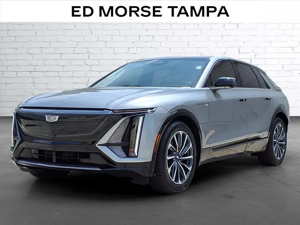 2024 Cadillac LYRIQ Sport 1 — photo 1 of 13