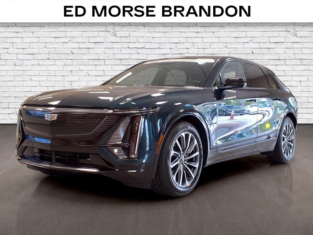 2024 Cadillac LYRIQ — photo 1 of 7
