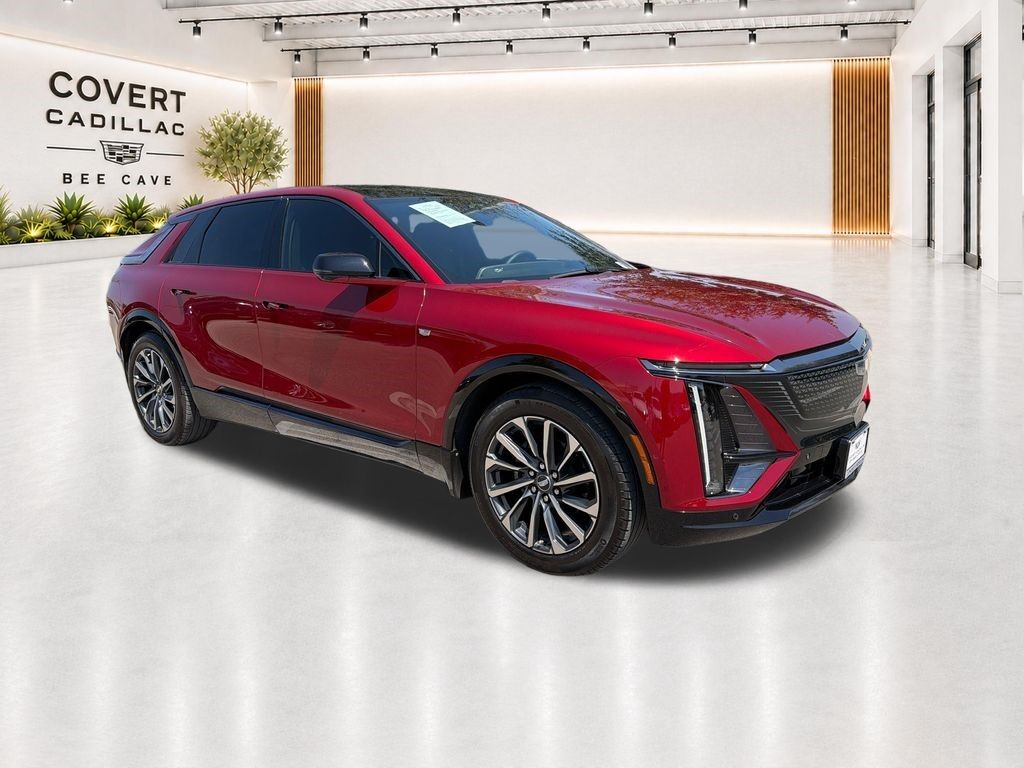 2024 Cadillac LYRIQ — photo 1 of 6