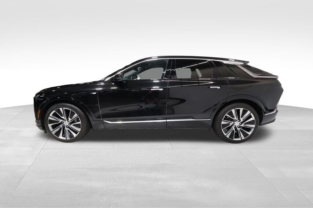 2025 Cadillac LYRIQ — photo 1 of 7