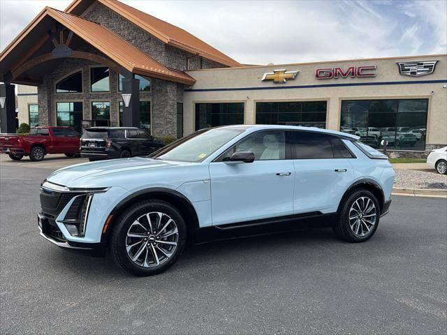 2024 Cadillac LYRIQ Sport 1 — photo 1 of 13