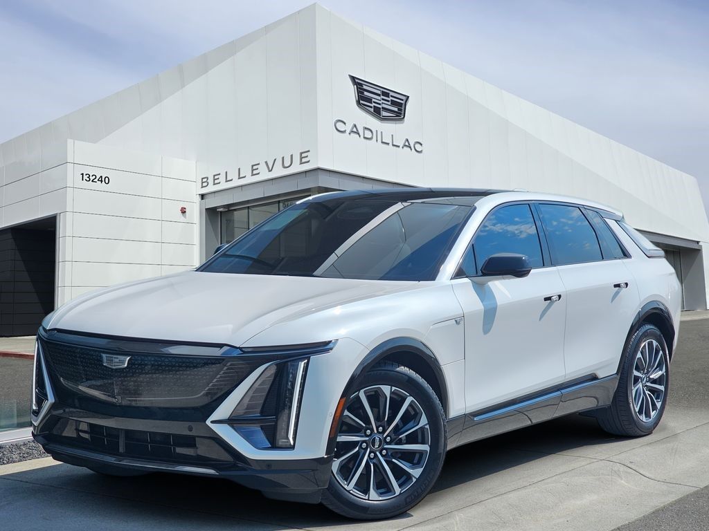 2024 Cadillac LYRIQ — photo 1 of 7
