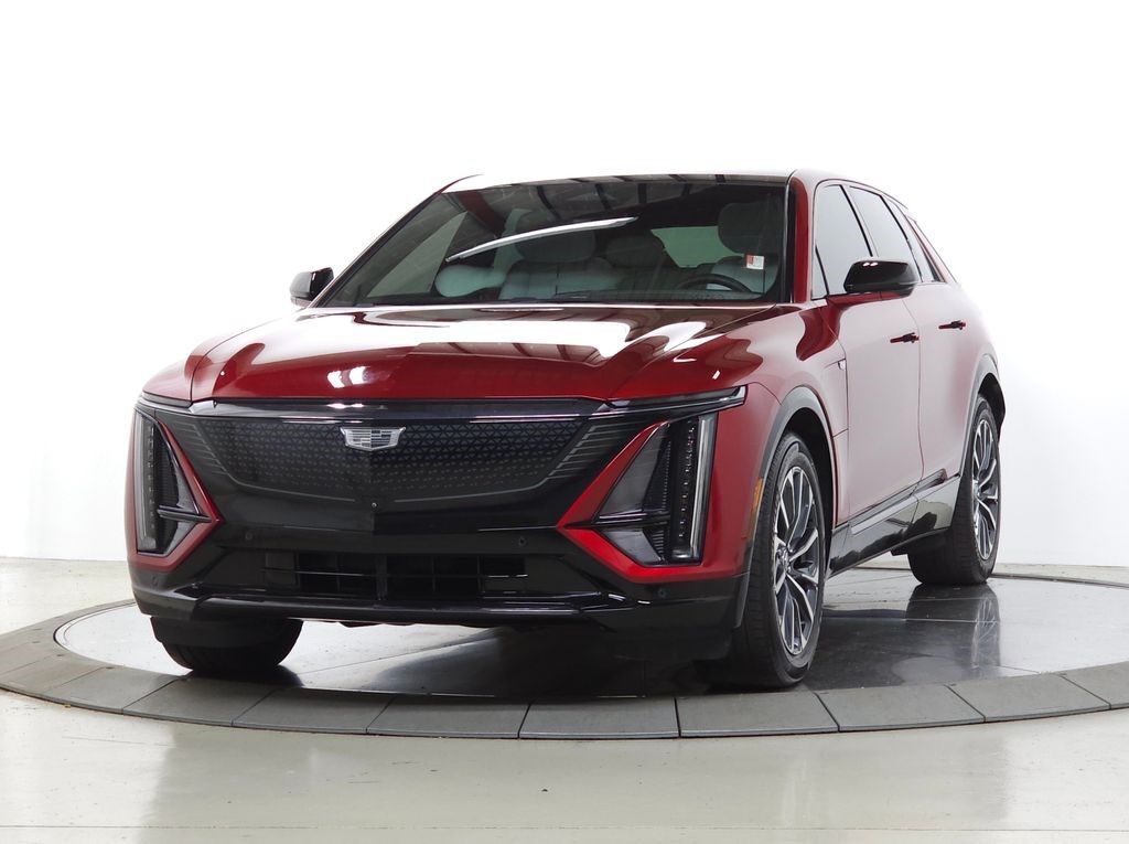 2024 Cadillac LYRIQ — photo 1 of 7