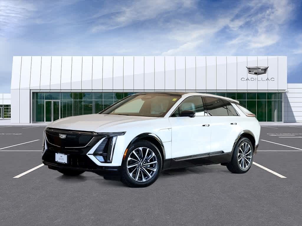 2024 Cadillac LYRIQ — photo 1 of 7