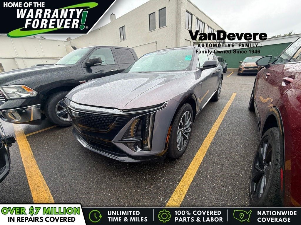 2024 Cadillac LYRIQ — photo 1 of 5