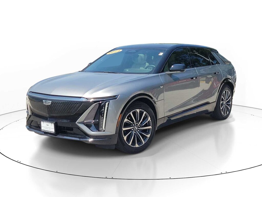 2024 Cadillac LYRIQ — photo 1 of 7