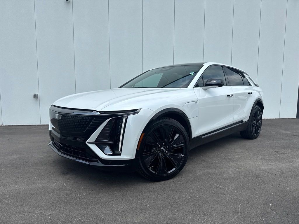 2024 Cadillac LYRIQ — photo 1 of 7