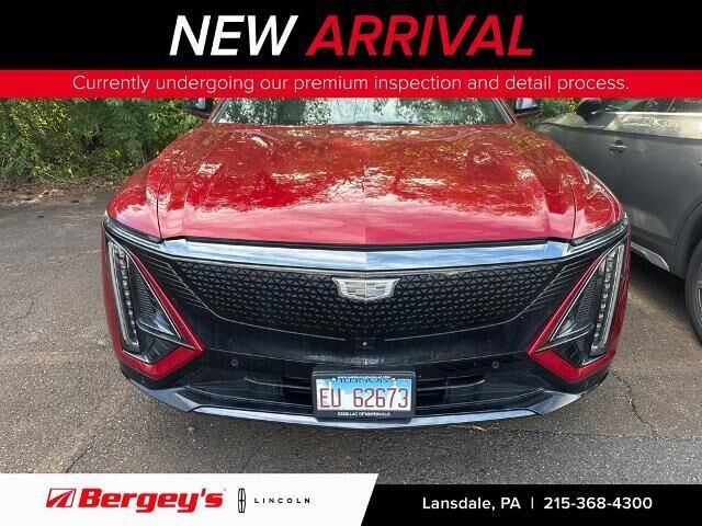 2024 Cadillac LYRIQ Sport 3 — photo 1 of 13