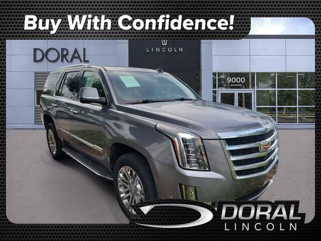 2020 Cadillac Escalade Standard — photo 1 of 13