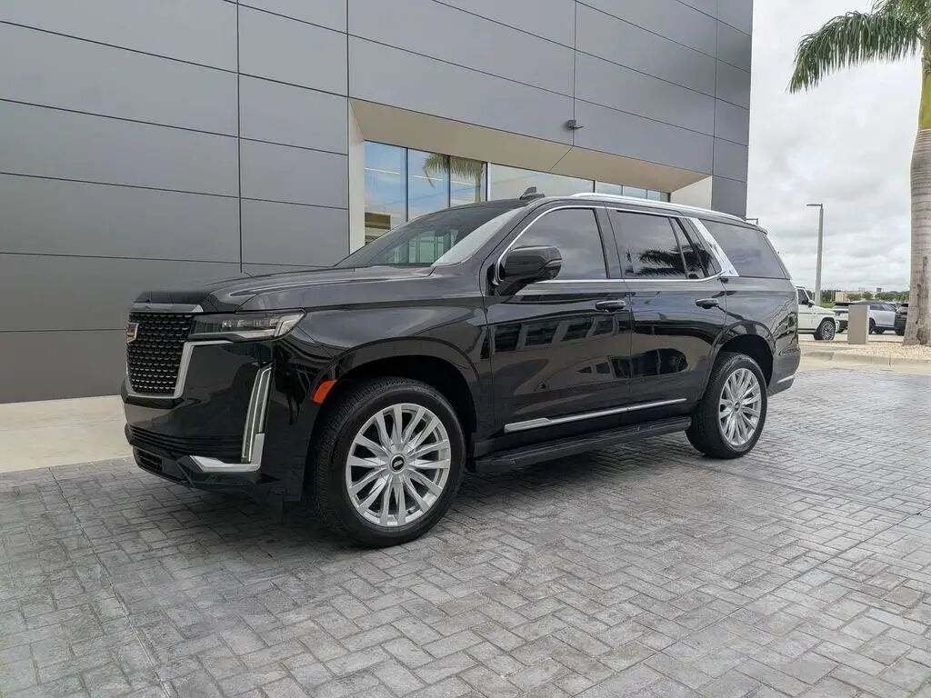 2022 Cadillac Escalade Luxury — photo 1 of 13