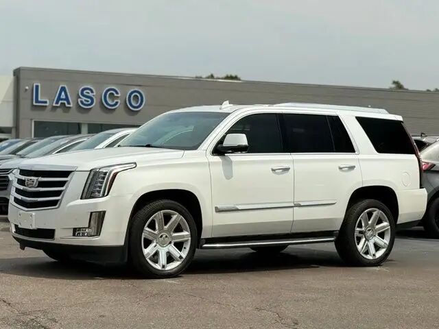 2016 Cadillac Escalade Luxury Collection
