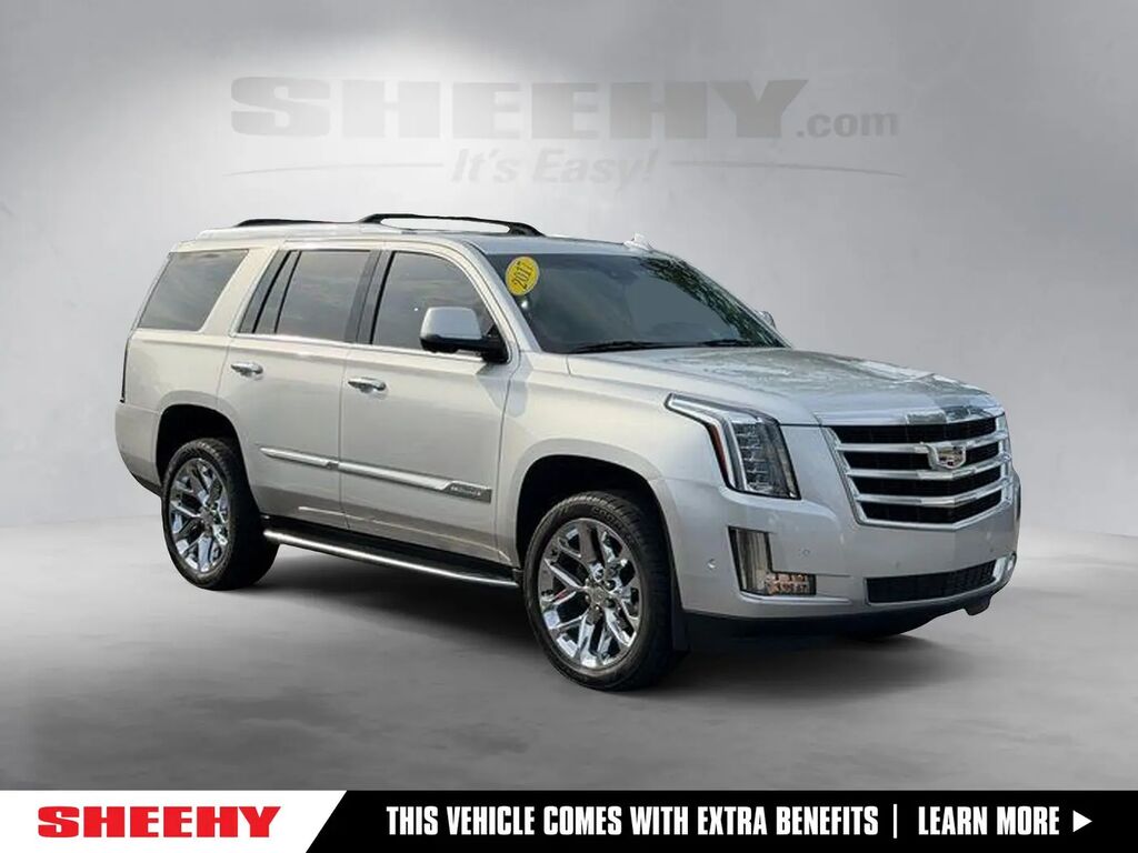 2017 Cadillac Escalade Luxury — photo 1 of 13