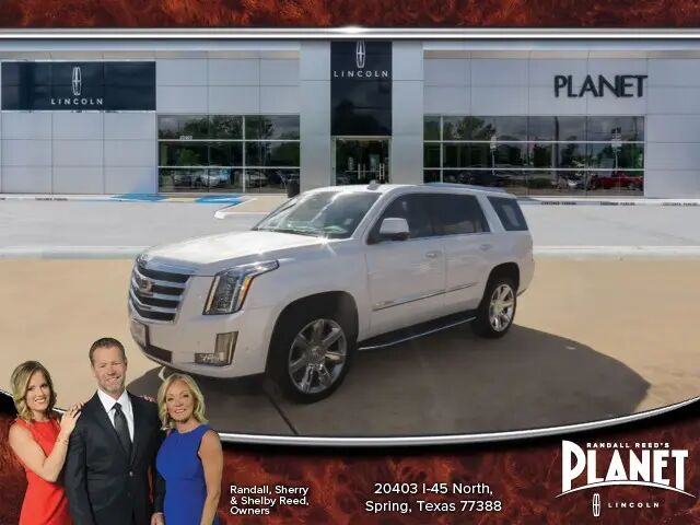 2017 Cadillac Escalade Luxury