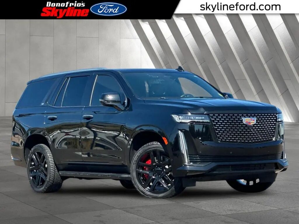 2022 Cadillac Escalade Premium Luxury — photo 1 of 13