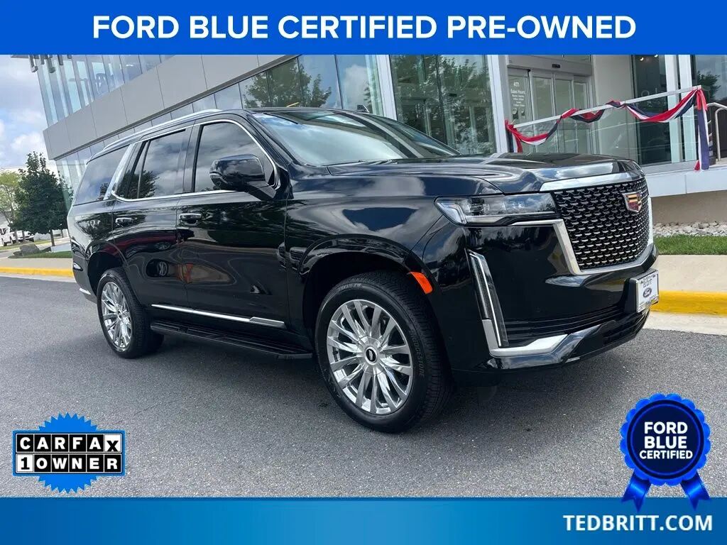 2024 Cadillac Escalade Premium Luxury — photo 1 of 10
