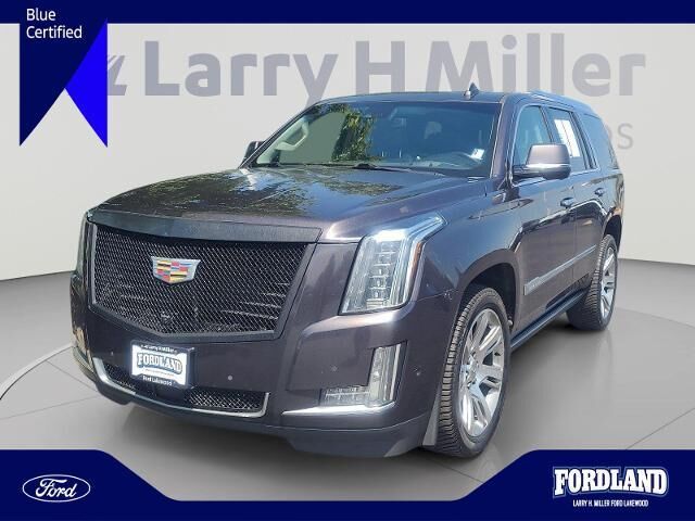 2017 Cadillac Escalade Premium Luxury — photo 1 of 12