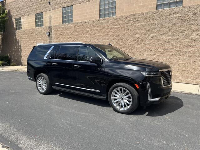 2022 Cadillac Escalade ESV Premium Luxury — photo 1 of 13