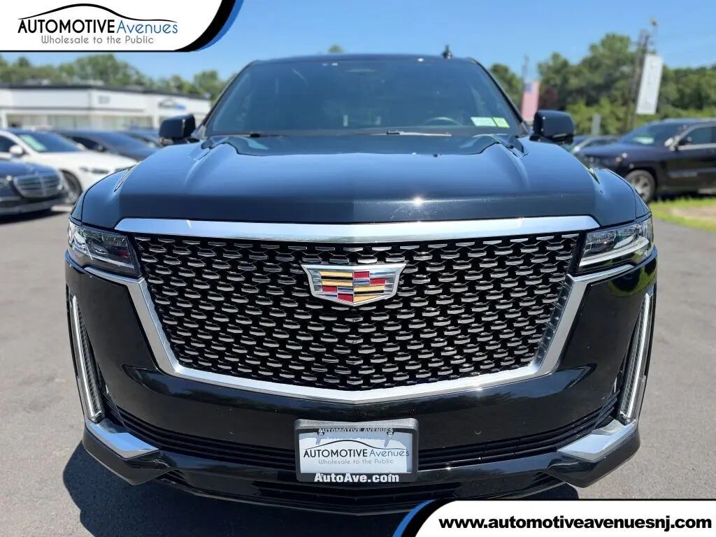 2024 Cadillac Escalade ESV Premium Luxury — photo 1 of 13