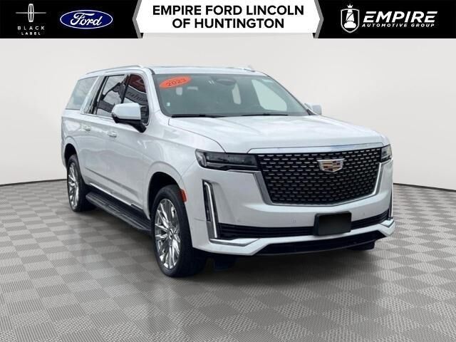 2023 Cadillac Escalade ESV Premium Luxury — photo 1 of 13