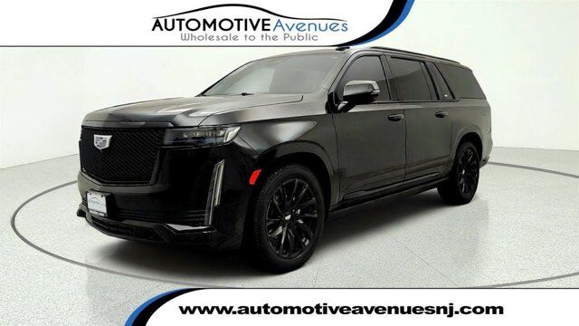 2022 Cadillac Escalade ESV Sport — photo 1 of 13