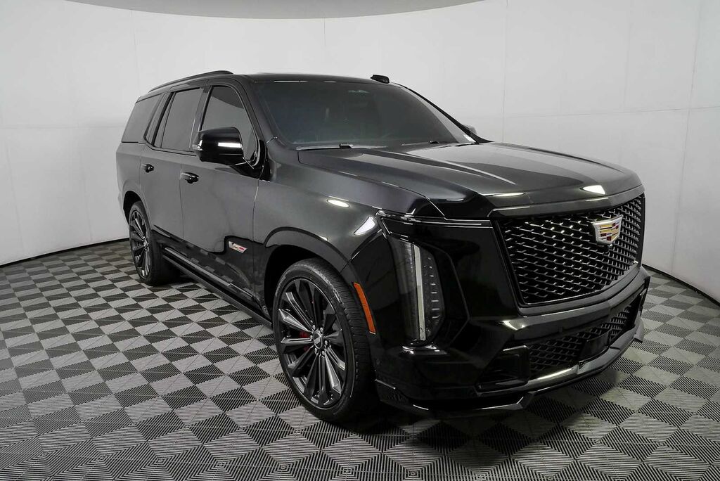 2025 Cadillac Escalade — photo 1 of 7